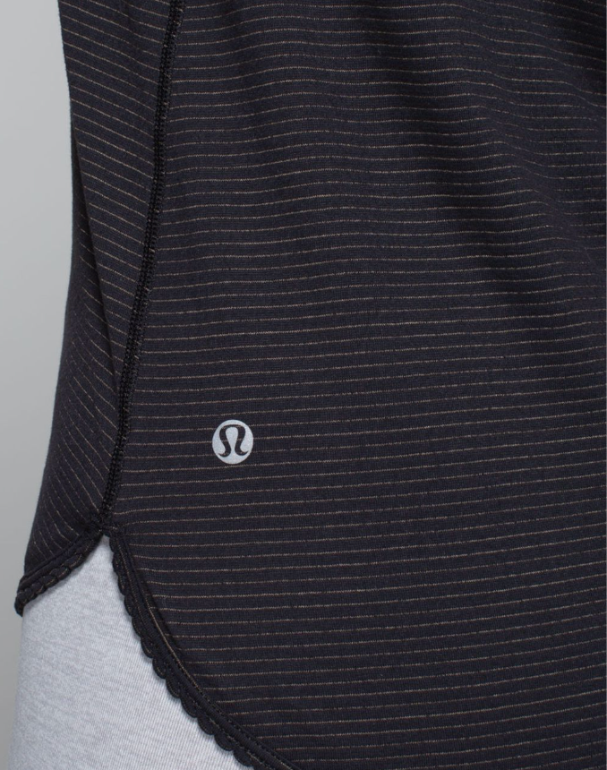 Lululemon 105 F Singlet Gold and Black Size 10