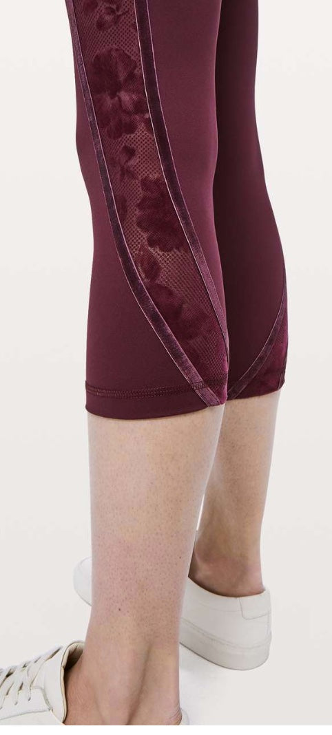 Lululemon Dark Adobe Scatter Flocked Crop 21”Special Edition sz 4