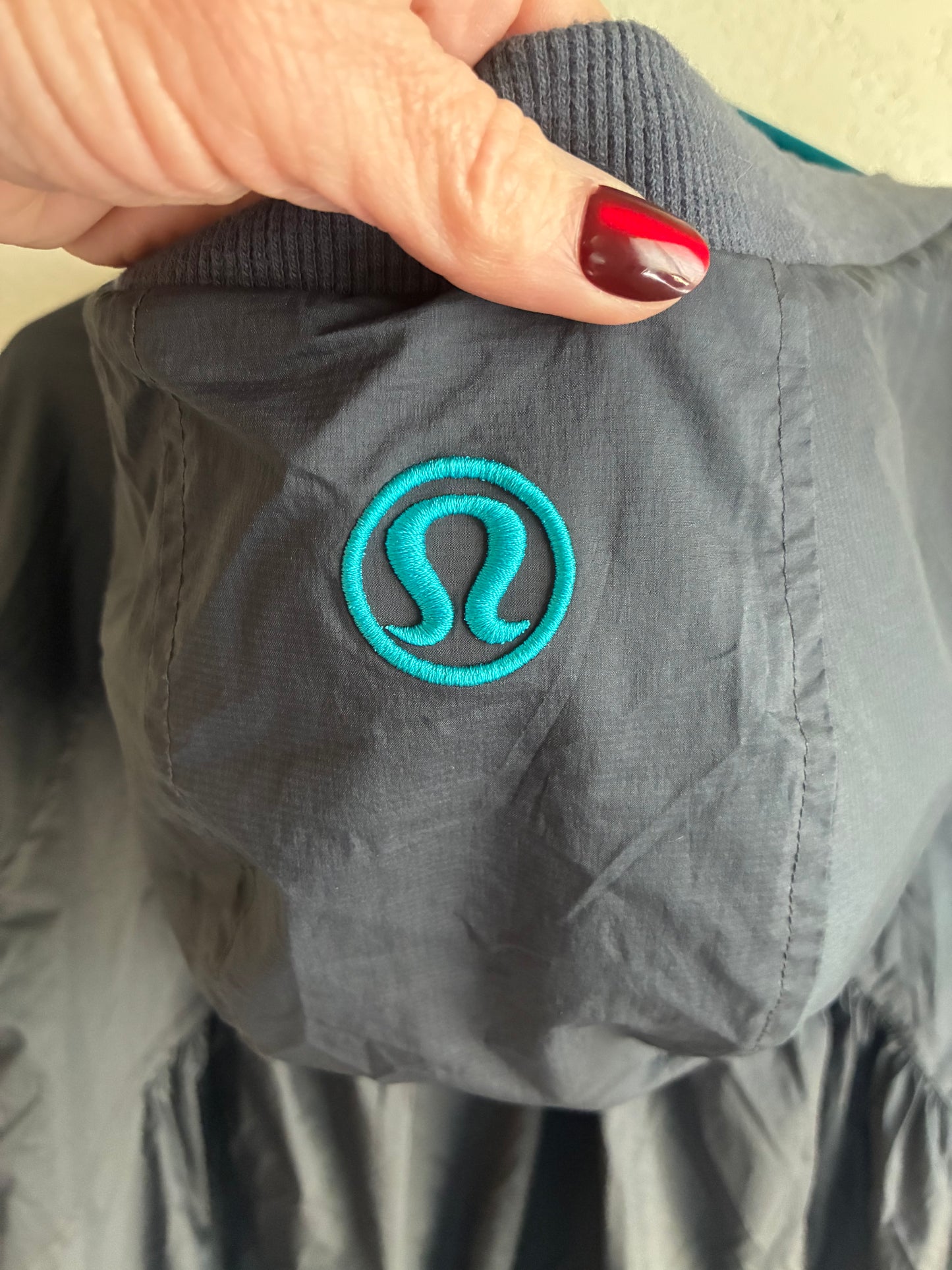 LULULEMON Women's Swell Reversible Hooded‎ Jacket RARE Graphite Grey/Hawaiian Blue Sz 10