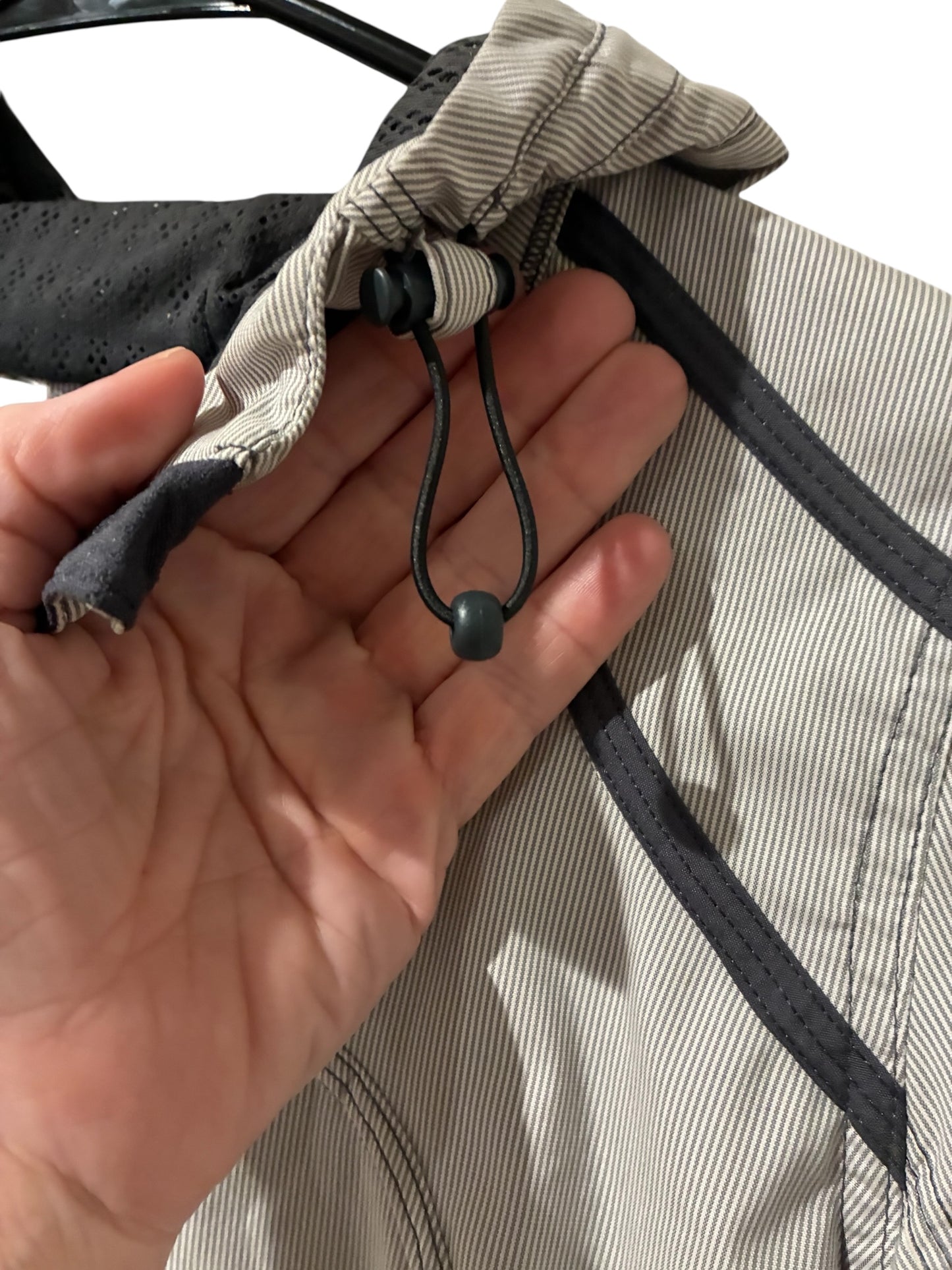 Lululemon RARE Down Time Jacket White and Grey Micro Stripe Charcoal Mesh Liner Sz 4