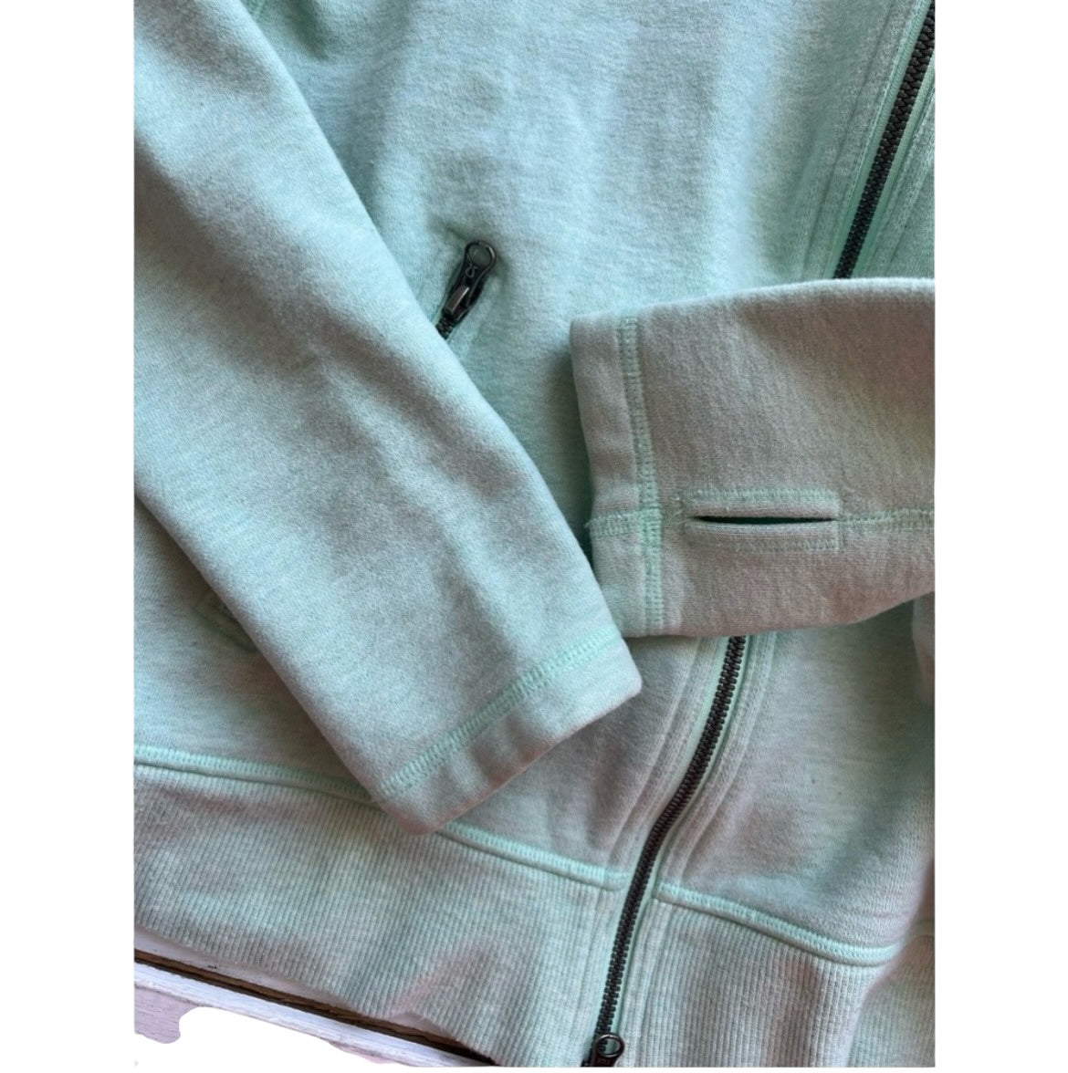 Lululemon Full Zip Hoodie RARE Toothpaste/Toothpaste Sz 6 Brand New Condition
