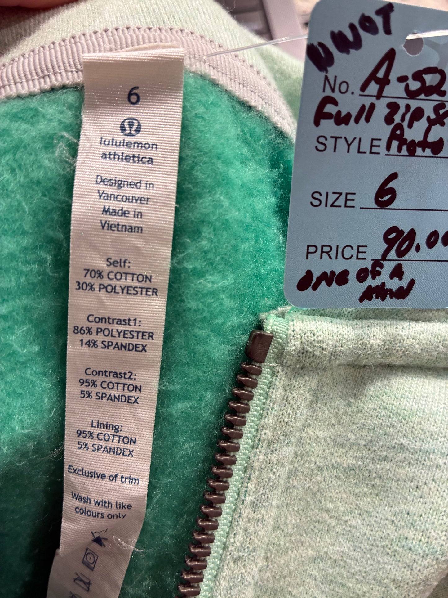 Lululemon Full Zip Hoodie RARE Toothpaste/Toothpaste Sz 6 Brand New Condition