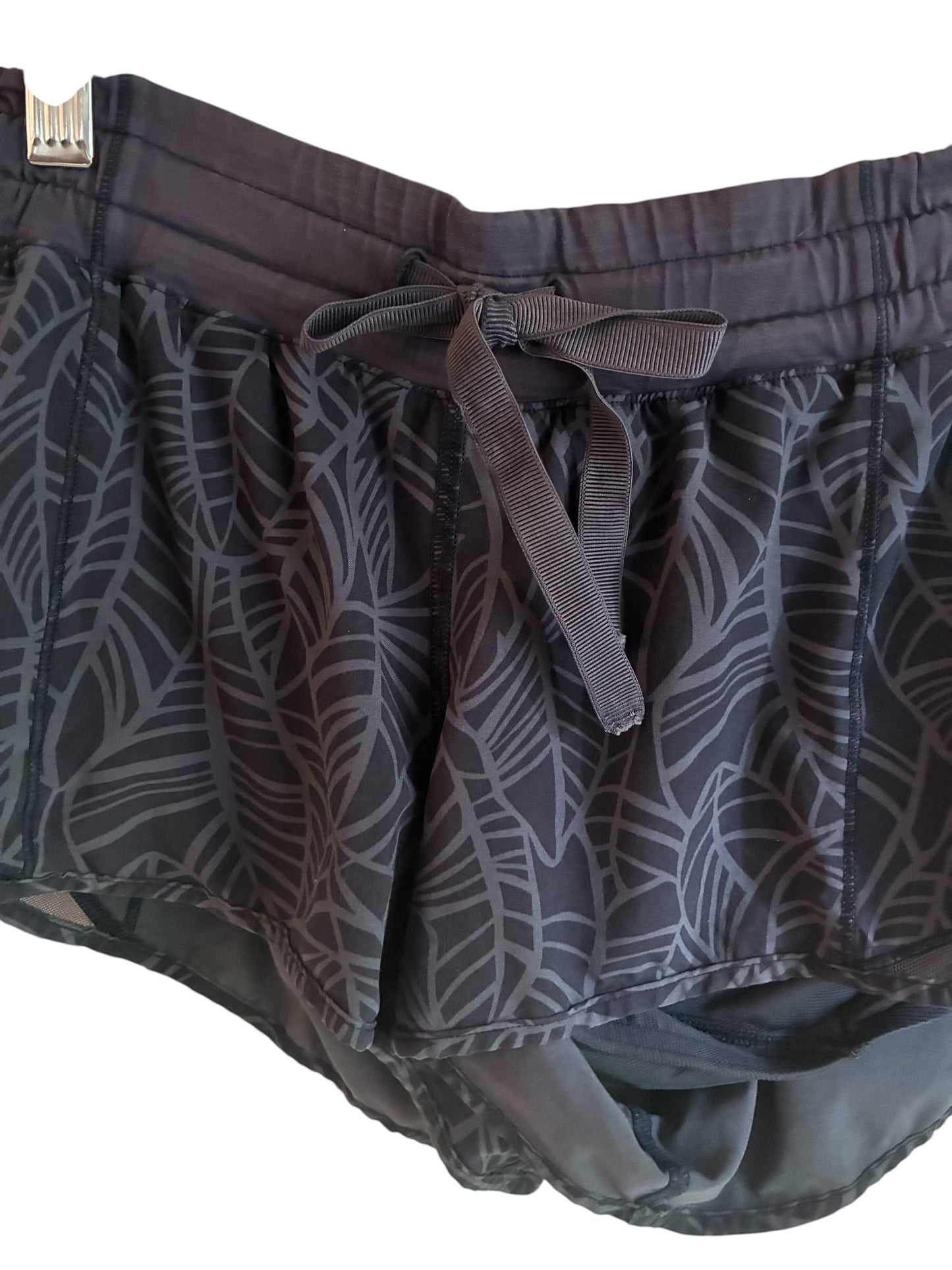 Lululemon Hotty Hot Short 2.5" Inseam Pretty Palm Cadet Greyvy/Cadet Blue Sz 6