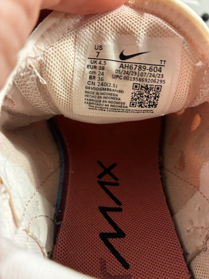 Nike Air Max 270 Women's Athletic Shoes Soft Pink/Black Women's Sz 7 or Youth Sz 5.5