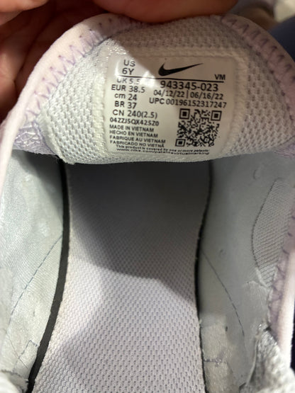 Nike Air Max 270 Women's Pure Platinum Violet Frost  Women's Sz 7.5 or Youth 6.0 Brand New