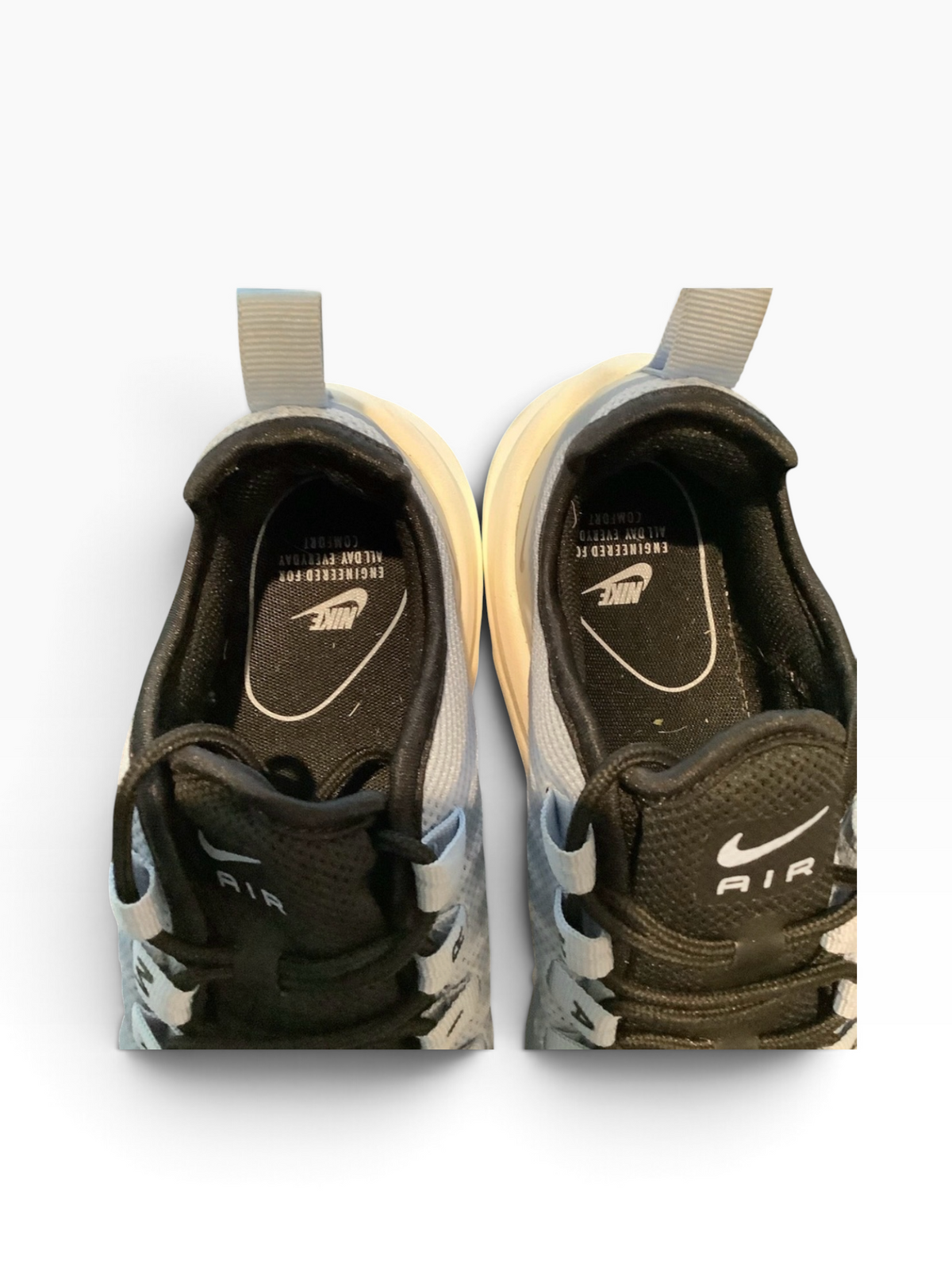 Nike Air Max Axis Aluminum Sail Athletic Shoe Women's Size 6.5/Youth 5.0 Worn Once