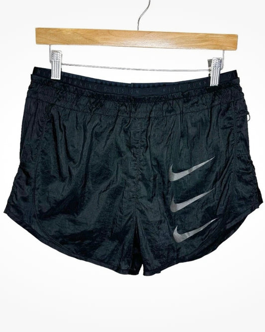 Nike Women’s Triple Swoosh Running Division Tempo Shorts Black Size L NEW NO TAG