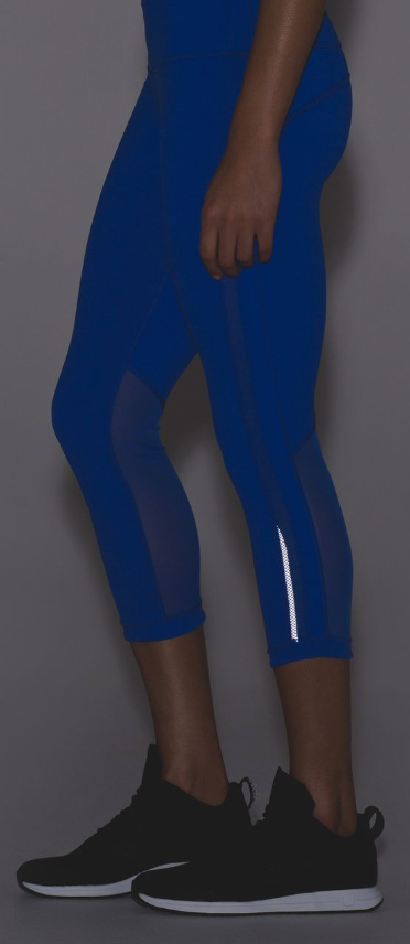 Lululemon Hit It 21' Crop Cerulean Blue Sz 6