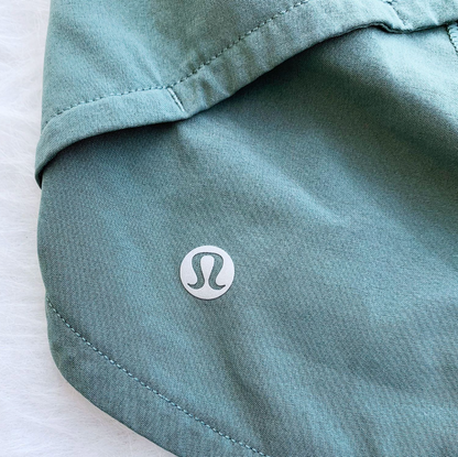 Lululemon Speed Up Short 2.5" Inseam Juniper Green Sz 8