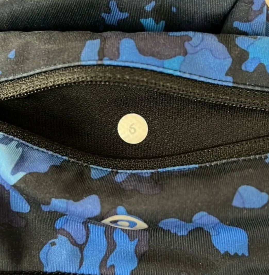 Lululemon High Rise Leggings with Leg Ruching Blue & Black Print Sz 6