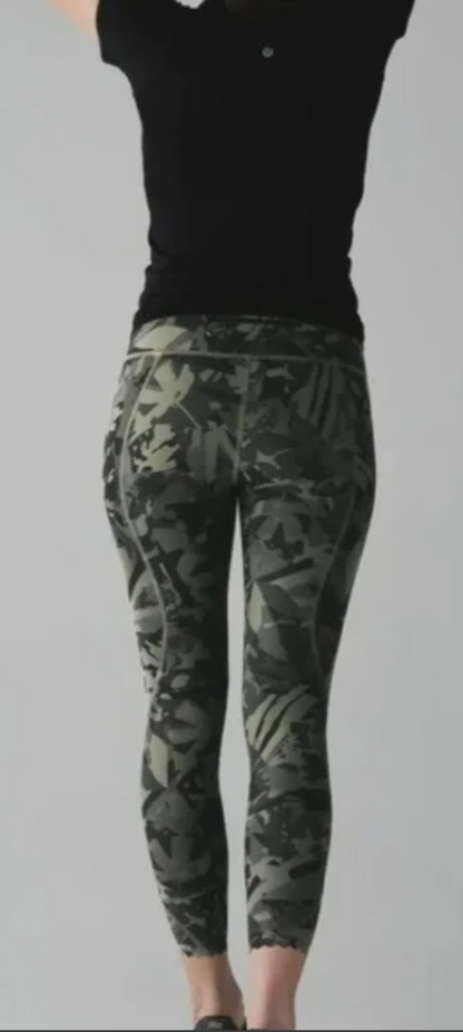 Lululemon Tight Stuff TightPop Cut 25" Inseam Fatigue Green Black Sz 6 RARE Brand New