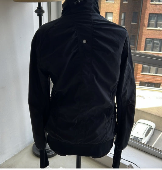 Lululemon Ruched & ruffled Long Sleeve Cool Down Jacket Black with Heathered Grey Collar  Sz 4 RARE