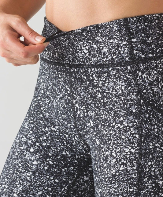 Lululemon Tight Stuff Tight II Luminesce Splatter White Black w/Pockets Sz 6