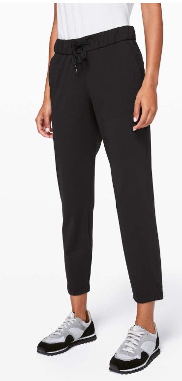 Lululemon On The Fly 7/8 Pants 26” Inseam Black Sz 8