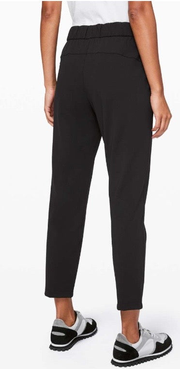 Lululemon On The Fly 7/8 Pants 26” Inseam Black Sz 8