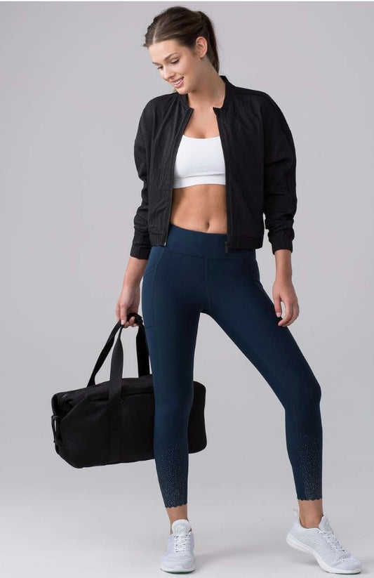 Lululemon Pack Light Bomber Jacket Pack INTO a Backpack Black Sz 8 New Without Tag (2 SIZE 8 IN STOCK A0251)