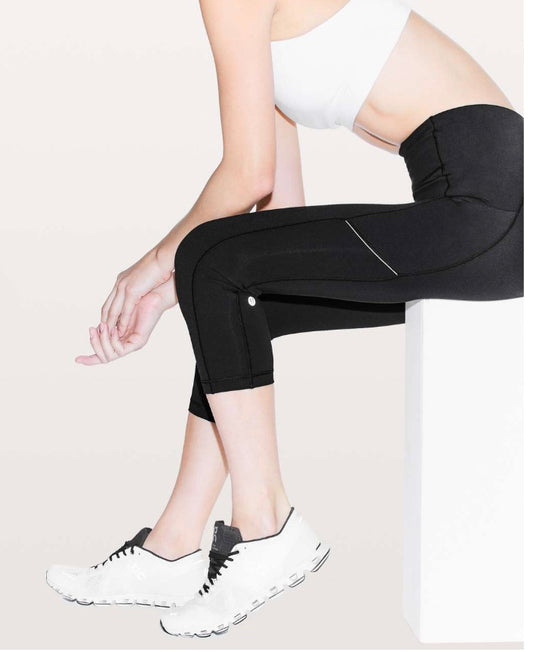 Lululemon Speed Up Crop 21” Inseam w/Pockets Black Sz 12