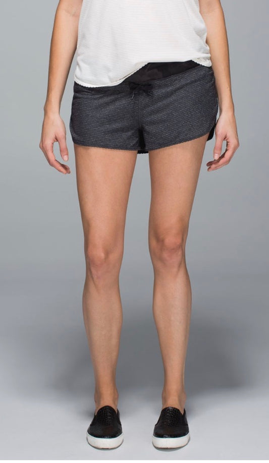 Lululemon Bhakti Yoga Short Jersey Fabric Drawstring 2.5” Inseam  Heathered Black Inky Soot Sz 8