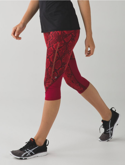 Lululemon Vent It Out Crop 17" Inseam Mini Ziggy Snake Red Tide Cranberry/Cranberry Sz 6 Brand New