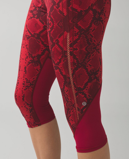 Lululemon Vent It Out Crop 17" Inseam Mini Ziggy Snake Red Tide Cranberry/Cranberry Sz 6 Brand New