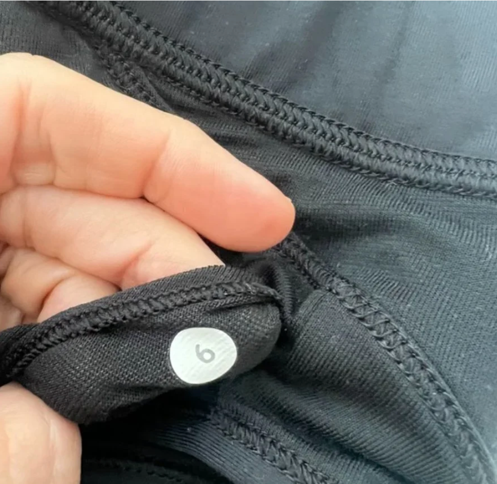 Lululemon Energy Spots Detail Sports Bra Black Black Dots Size 6