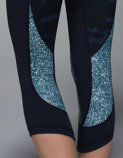 Lululemon Wunder Under Crop 20" Inseam Heathered Texture Lotus Camo Oil Slick Blue/Inkwell/Pebble Print Parfait Pink Alberta Lake Sz 10