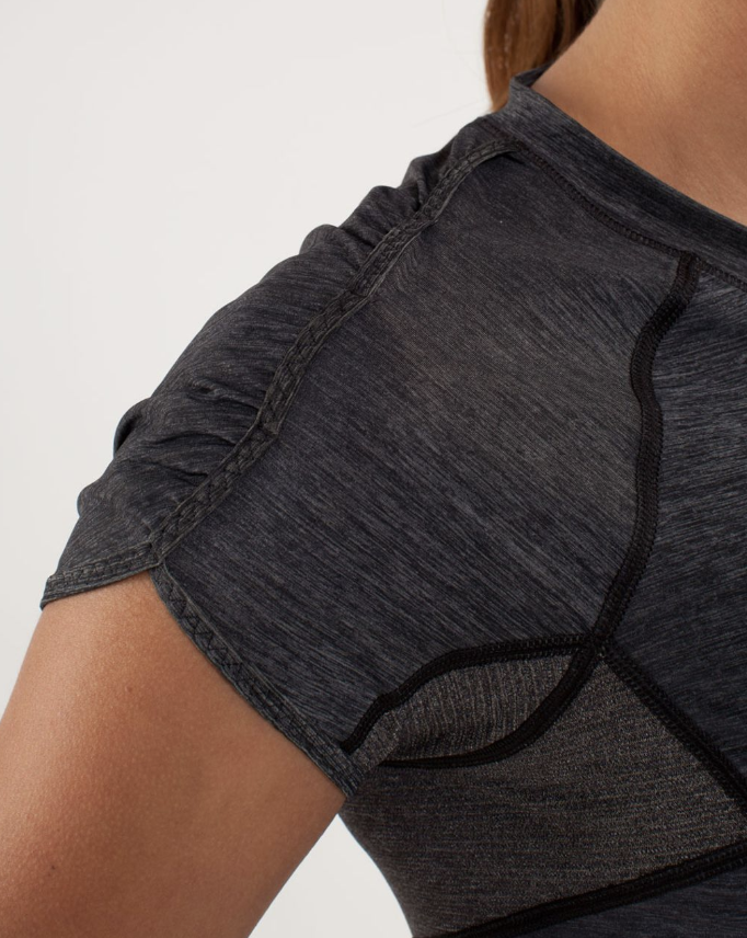 Lululemon Sun Sprinter Short Sleeve Heathered Black Sz 8