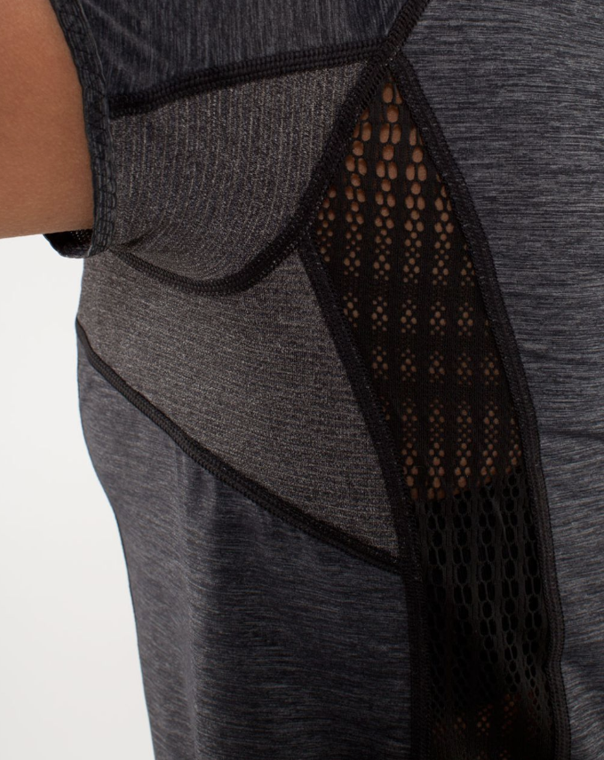 Lululemon Sun Sprinter Short Sleeve Heathered Black Sz 8