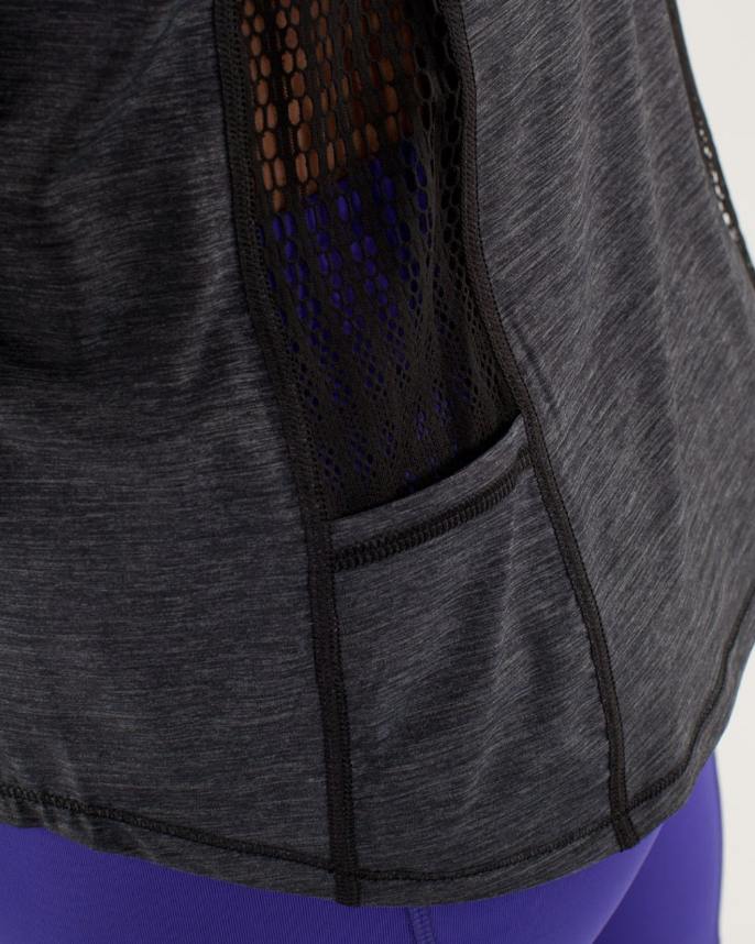 Lululemon Sun Sprinter Short Sleeve Heathered Black Sz 8