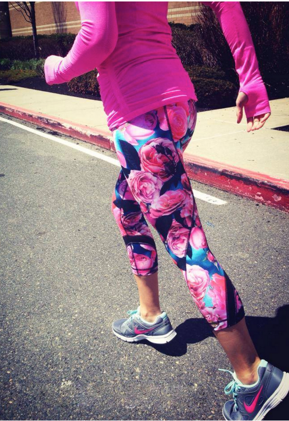 Lululemon Run Inspire Crop II 23" Inseam Secret Garden/Black Sz 6