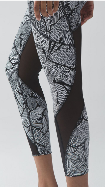 Lululemon Goal Crusher Tight 7/8 25" Inseam Dottie Tribe White Black/Black Sz 4