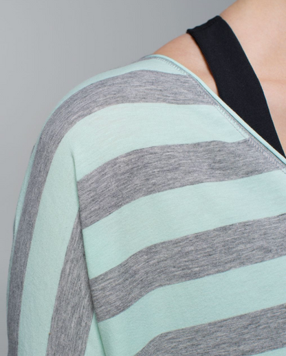 Lululemon Flip Your Dog Long Sleeve Cozy Stripe Toothpaste Heathered Medium Grey Sz 10