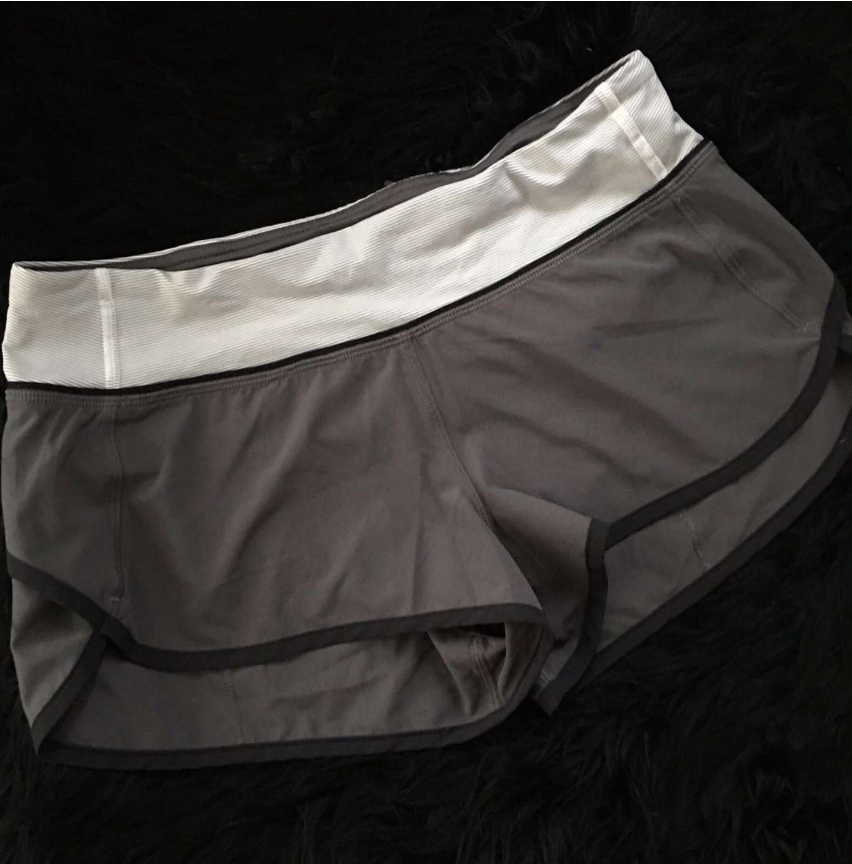 Lululemon Speed Short 2.5" Inseam Coal/Heathered Coal Wee Stripe Sz 10