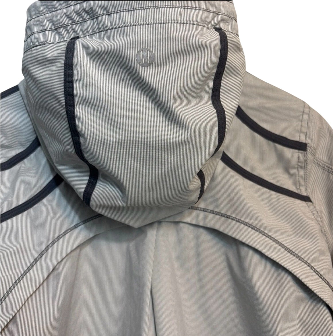 Lululemon RARE Down Time Jacket White and Grey Micro Stripe Charcoal Mesh Liner Sz 4