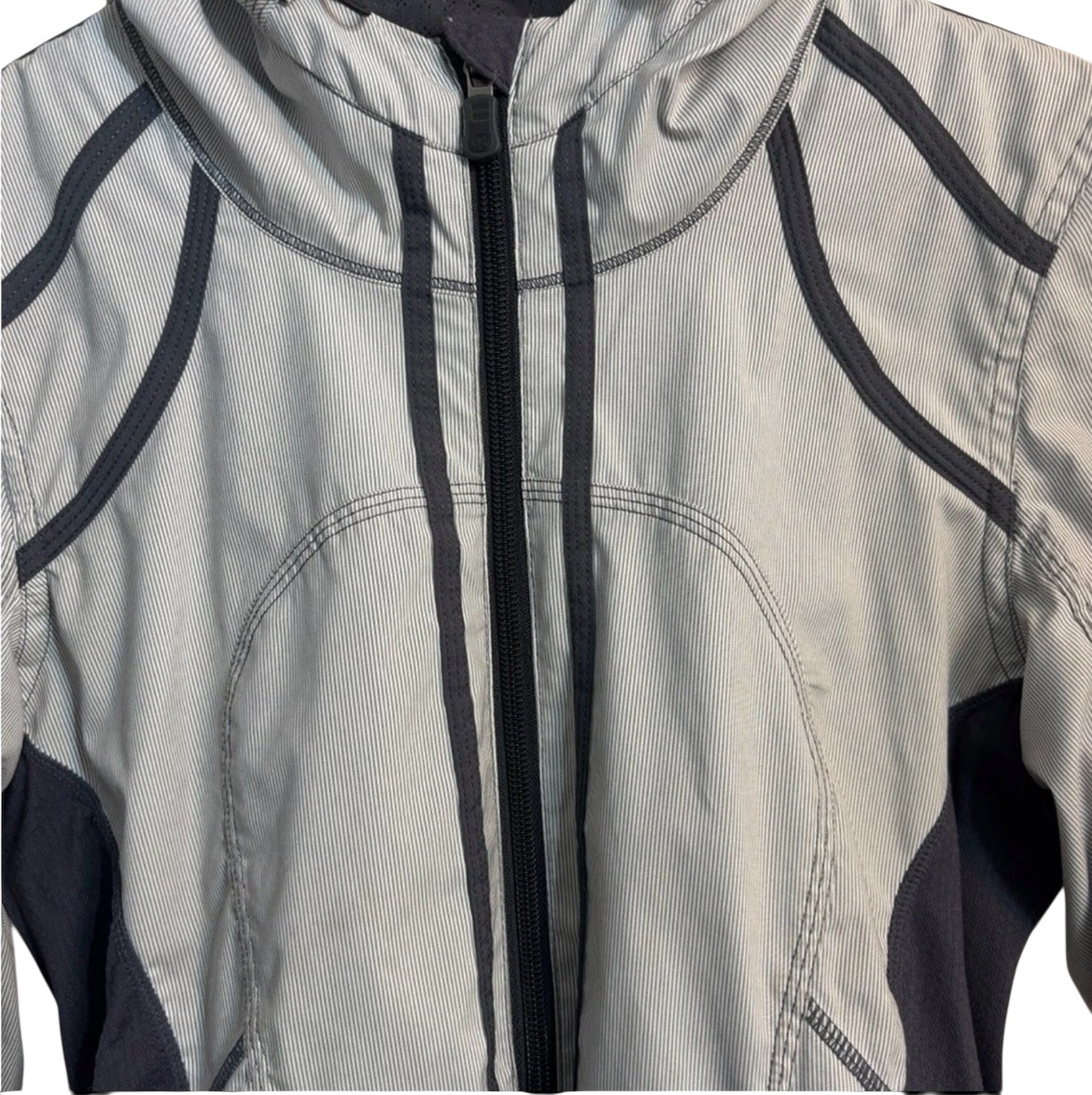 Lululemon RARE Down Time Jacket White and Grey Micro Stripe Charcoal Mesh Liner Sz 4